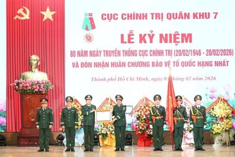 <a href="/tieu-diem-24h" title="Tiêu điểm 24h" rel="dofollow">Tiêu điểm 24h</a>