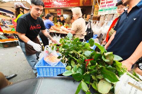 <a href="/thi-truong" title="Thị trường" rel="dofollow">Thị trường</a>