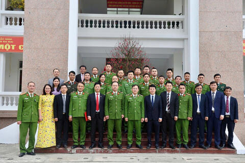 <a href="/tieu-diem-24h" title="Tiêu điểm 24h" rel="dofollow">Tiêu điểm 24h</a>