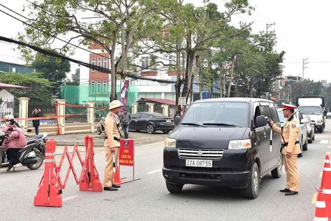 <a href="/tieu-diem-24h" title="Tiêu điểm 24h" rel="dofollow">Tiêu điểm 24h</a>