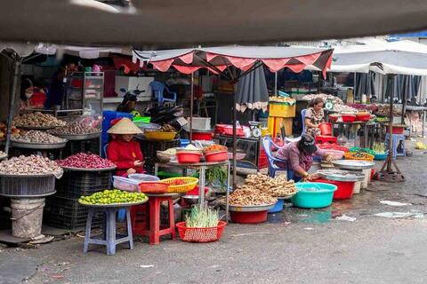 <a href="/thi-truong" title="Thị trường" rel="dofollow">Thị trường</a>