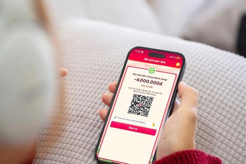 <a href="/ngan-hang" title="Ngân hàng" rel="dofollow">Ngân hàng</a>