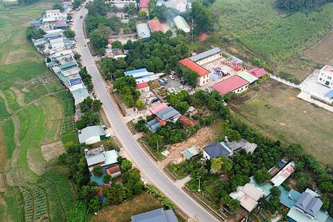 <a href="/thi-truong" title="Thị trường" rel="dofollow">Thị trường</a>