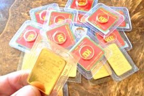 <a href="/thi-truong" title="Thị trường" rel="dofollow">Thị trường</a>