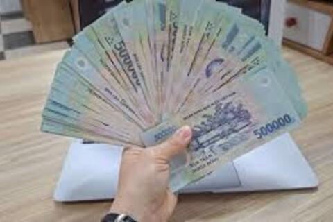 <a href="/ngan-hang" title="Ngân hàng" rel="dofollow">Ngân hàng</a>