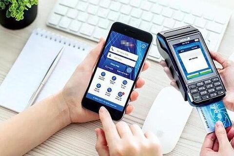 <a href="/ngan-hang" title="Ngân hàng" rel="dofollow">Ngân hàng</a>