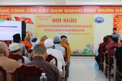 <a href="/xa-hoi" title="Xã hội" rel="dofollow">Xã hội</a>