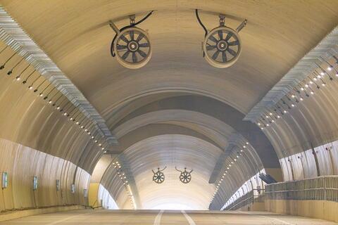 <a href="/tieu-diem-24h" title="Tiêu điểm 24h" rel="dofollow">Tiêu điểm 24h</a>