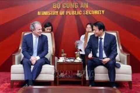 <a href="/dau-tu-hop-tac" title="Đầu tư - Hợp tác" rel="dofollow">Đầu tư - Hợp tác</a>