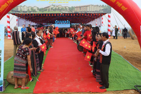 <a href="/tieu-diem-24h" title="Tiêu điểm 24h" rel="dofollow">Tiêu điểm 24h</a>