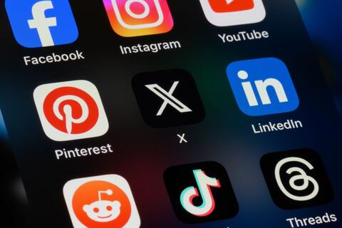 <a href="/nhip-song-so" title="Nhịp sống số" rel="dofollow">Nhịp sống số</a>