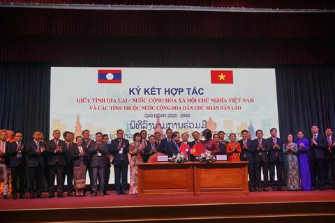 <a href="/dau-tu-hop-tac" title="Đầu tư - Hợp tác" rel="dofollow">Đầu tư - Hợp tác</a>