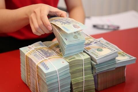 <a href="/ngan-hang" title="Ngân hàng" rel="dofollow">Ngân hàng</a>