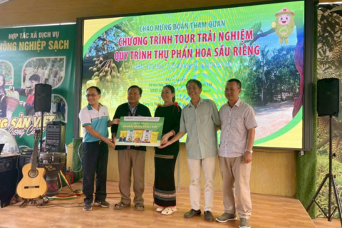 <a href="/doanh-nghiep" title="Doanh nghiệp" rel="dofollow">Doanh nghiệp</a>