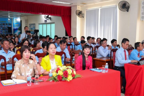 <a href="/doanh-nghiep" title="Doanh nghiệp" rel="dofollow">Doanh nghiệp</a>