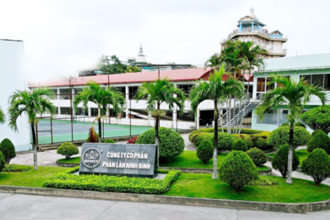 <a href="/doanh-nghiep" title="Doanh nghiệp" rel="dofollow">Doanh nghiệp</a>