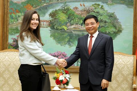 <a href="/dau-tu-hop-tac" title="Đầu tư - Hợp tác" rel="dofollow">Đầu tư - Hợp tác</a>