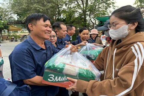 <a href="/xa-hoi" title="Xã hội" rel="dofollow">Xã hội</a>