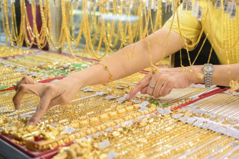 <a href="/thi-truong" title="Thị trường" rel="dofollow">Thị trường</a>