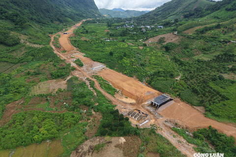 <a href="/dau-tu-hop-tac" title="Đầu tư - Hợp tác" rel="dofollow">Đầu tư - Hợp tác</a>