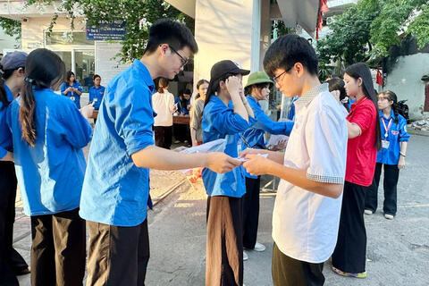<a href="/tieu-diem-24h" title="Tiêu điểm 24h" rel="dofollow">Tiêu điểm 24h</a>
