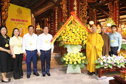 <a href="/tieu-diem-24h" title="Tiêu điểm 24h" rel="dofollow">Tiêu điểm 24h</a>
