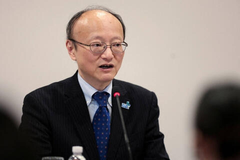 <a href="/ngan-hang" title="Ngân hàng" rel="dofollow">Ngân hàng</a>