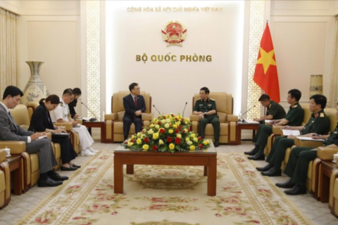 <a href="/tieu-diem-24h" title="Tiêu điểm 24h" rel="dofollow">Tiêu điểm 24h</a>