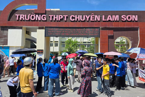 <a href="/xa-hoi" title="Xã hội" rel="dofollow">Xã hội</a>