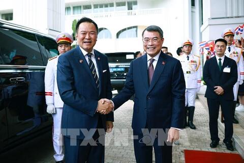 <a href="/tieu-diem-24h" title="Tiêu điểm 24h" rel="dofollow">Tiêu điểm 24h</a>