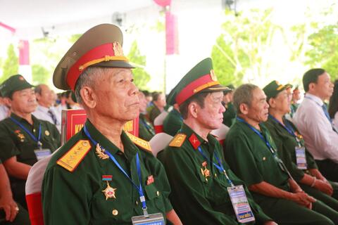 <a href="/xa-hoi" title="Xã hội" rel="dofollow">Xã hội</a>