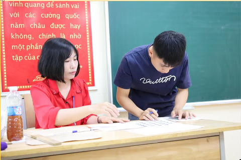 <a href="/tieu-diem-24h" title="Tiêu điểm 24h" rel="dofollow">Tiêu điểm 24h</a>