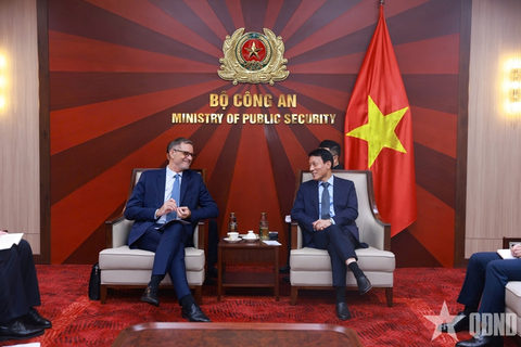<a href="/dau-tu-hop-tac" title="Đầu tư - Hợp tác" rel="dofollow">Đầu tư - Hợp tác</a>