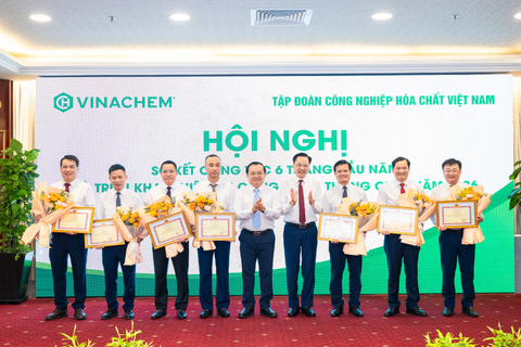 <a href="/doanh-nghiep" title="Doanh nghiệp" rel="dofollow">Doanh nghiệp</a>