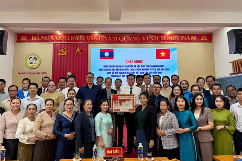 <a href="/dau-tu-hop-tac" title="Đầu tư - Hợp tác" rel="dofollow">Đầu tư - Hợp tác</a>