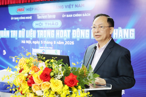 <a href="/ngan-hang" title="Ngân hàng" rel="dofollow">Ngân hàng</a>