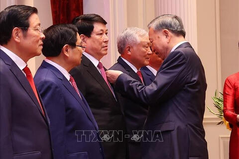 <a href="/tieu-diem-24h" title="Tiêu điểm 24h" rel="dofollow">Tiêu điểm 24h</a>