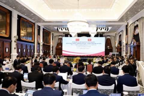 <a href="/dau-tu-hop-tac" title="Đầu tư - Hợp tác" rel="dofollow">Đầu tư - Hợp tác</a>