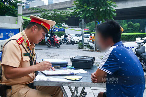 <a href="/xa-hoi" title="Xã hội" rel="dofollow">Xã hội</a>