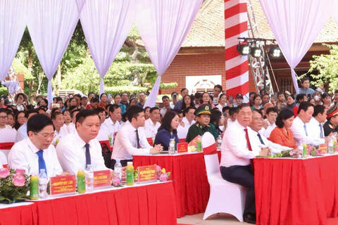 <a href="/xa-hoi" title="Xã hội" rel="dofollow">Xã hội</a>