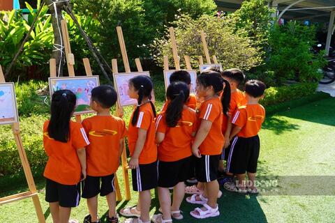 <a href="/xa-hoi" title="Xã hội" rel="dofollow">Xã hội</a>