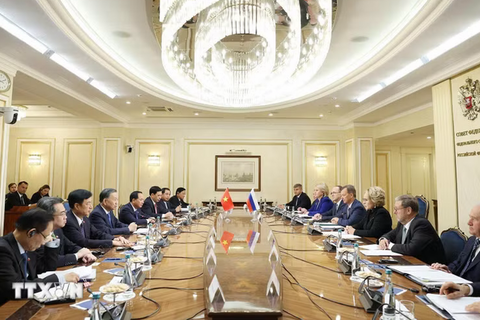 <a href="/tieu-diem-24h" title="Tiêu điểm 24h" rel="dofollow">Tiêu điểm 24h</a>
