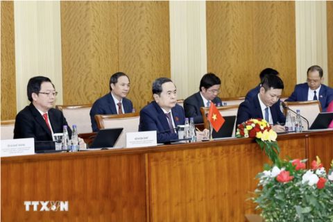 <a href="/tieu-diem-24h" title="Tiêu điểm 24h" rel="dofollow">Tiêu điểm 24h</a>