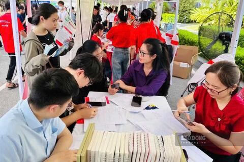 <a href="/doanh-nghiep" title="Doanh nghiệp" rel="dofollow">Doanh nghiệp</a>