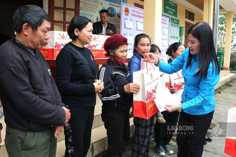 <a href="/xa-hoi" title="Xã hội" rel="dofollow">Xã hội</a>