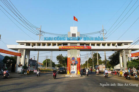 <a href="/tieu-diem-24h" title="Tiêu điểm 24h" rel="dofollow">Tiêu điểm 24h</a>