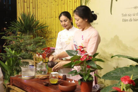 <a href="/xa-hoi" title="Xã hội" rel="dofollow">Xã hội</a>