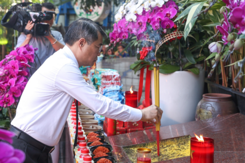 <a href="/tieu-diem-24h" title="Tiêu điểm 24h" rel="dofollow">Tiêu điểm 24h</a>