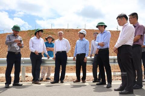 <a href="/dau-tu-hop-tac" title="Đầu tư - Hợp tác" rel="dofollow">Đầu tư - Hợp tác</a>