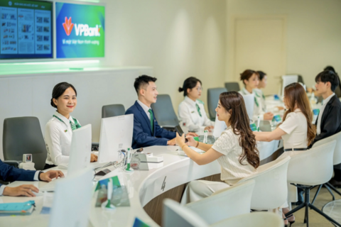 <a href="/ngan-hang" title="Ngân hàng" rel="dofollow">Ngân hàng</a>